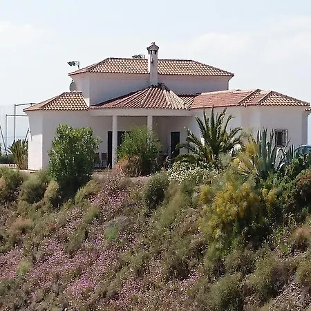 Belvilla By Oyo Bandoleros, Cleaning Included Villa